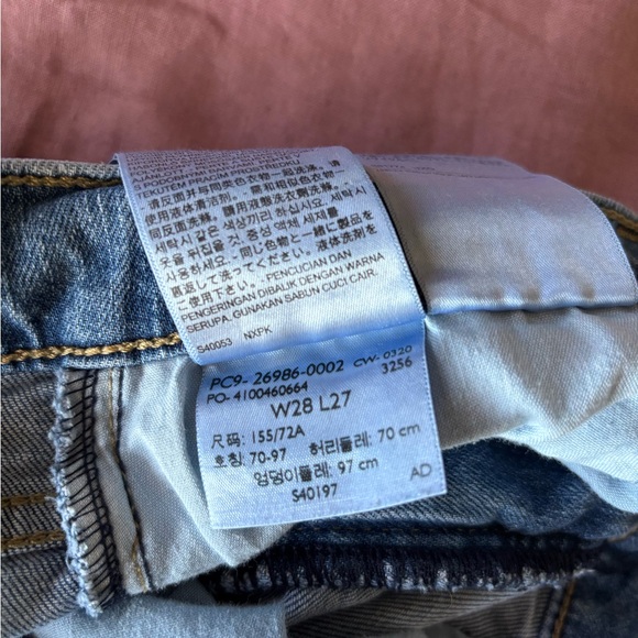 Levi's High Waisted Taper Jeans - Picture 9 of 12